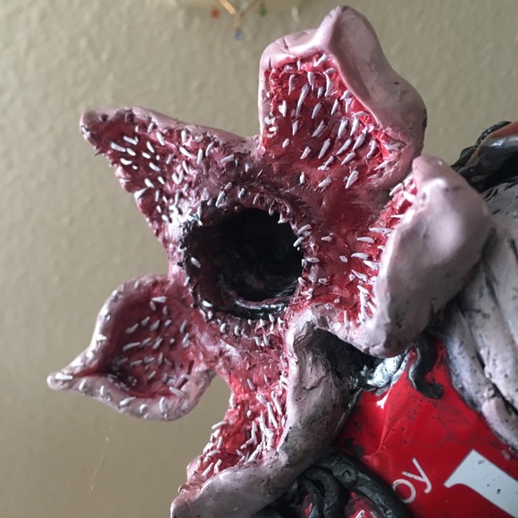 Stranger things Demogorgon collectiable coke can - Picture 3 of 16